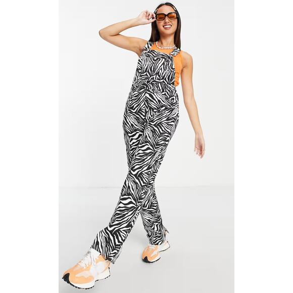 ASOS DESIGN denim '90's' straight leg overalls in zebra print - Picture 3 of 4